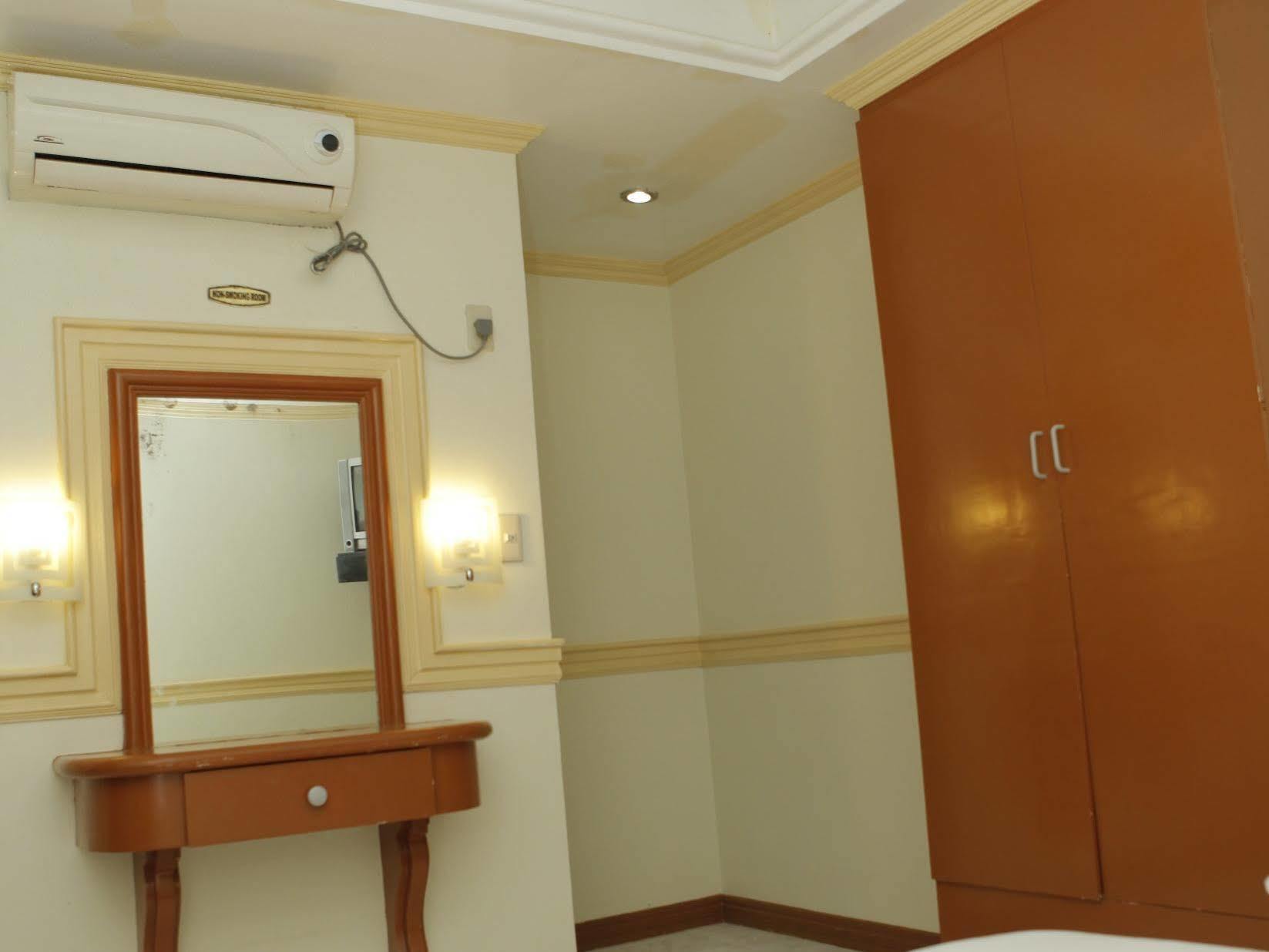 Golden Palace Hotel Tagum Eksteriør bilde